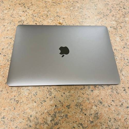 2017 Apple Macbook Pro 13-inch Retina Display - Intel Core i5 - 16GB RAM - 256GB SSD Touchbar Sensor