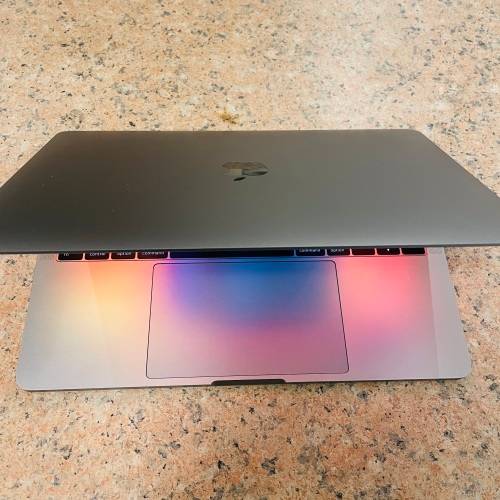 2017 Apple Macbook Pro 13-inch Retina Display - Intel Core i5 - 16GB RAM - 256GB SSD Touchbar Sensor