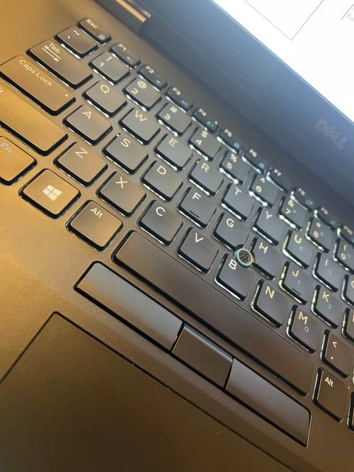 Dell Latitude Laptop E7470 - Intel Core i7 - 8GB RAM - 256GB SSD