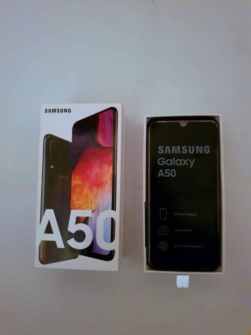 SAMSUNG GALAXY A50 128gb (BLACK/WHITE) import