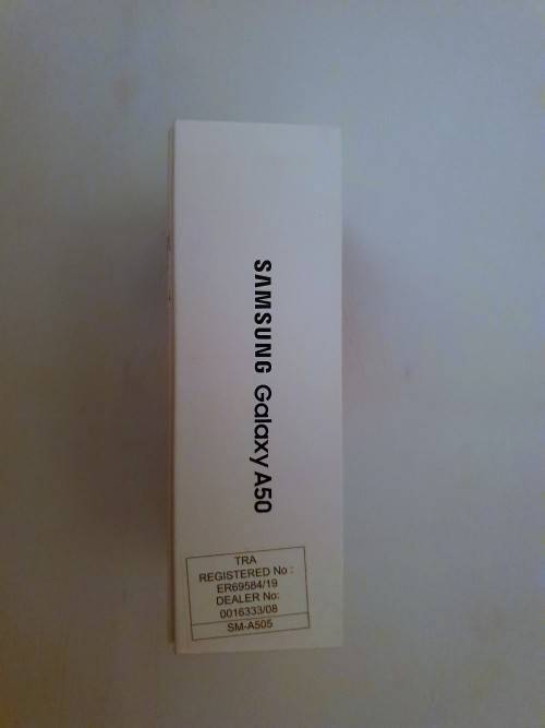 SAMSUNG GALAXY A50 128gb (BLACK/WHITE) import