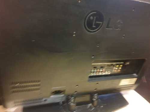 LG 32 inch tv for repair or spares.Does not switch on and no remote.Self collection in Pretoria.