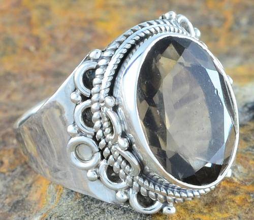 Gorgeous Size 7,5 Solid Silver and Smoky Quartz ring...