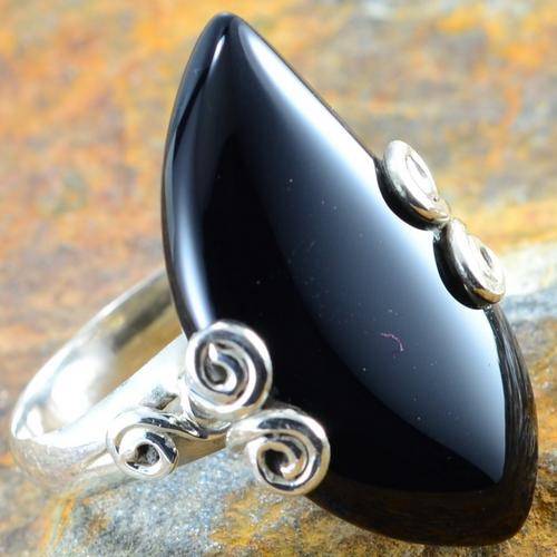 Gorgeous Size 7 Solid Silver Black Onyx ring...