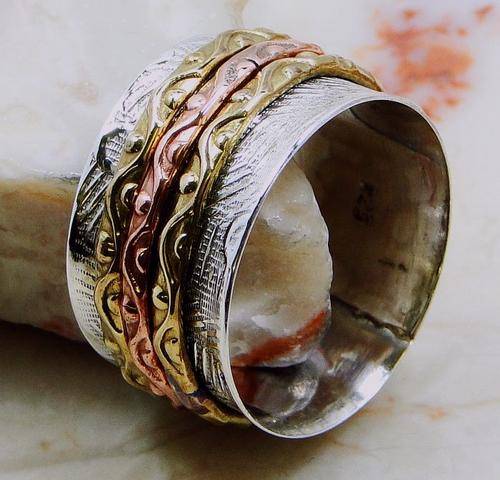 Gorgeous Solid Silver Size 7,75 Spinner ring...