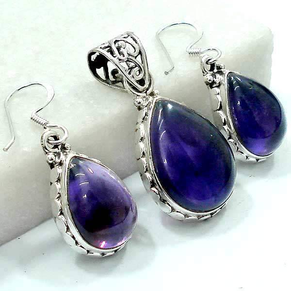 Exquisite Sterling Silver Amethyst Earrings & Pendant...