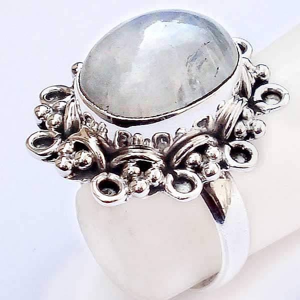 **CLEARANCE SALE**Exquisite 925 Sterling Silver & Rainbow Moonstone Ring...