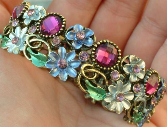 Exquisite Antique look bangle bracelet