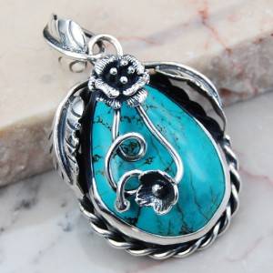 Exquisite 925 Sterling Silver and Turquoise pendant...
