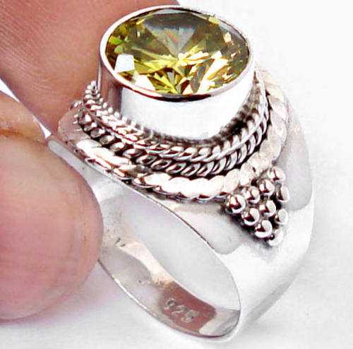 Gorgeous Size 7 Solid Silver Pariba Topaz ring...