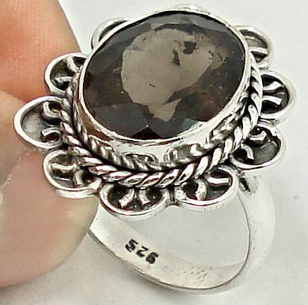 Gorgeous Size 8,25 Solid Silver Smoky Topaz ring...
