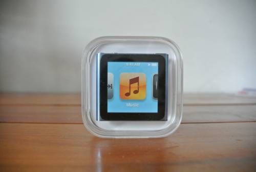 Apple iPod Nano 8GB - with Griffin watch band