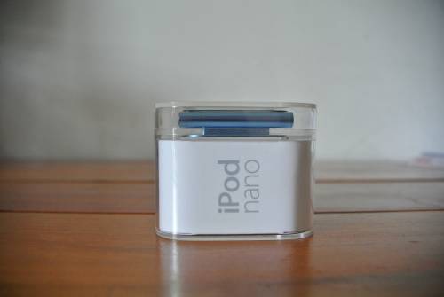 Apple iPod Nano 8GB - with Griffin watch band