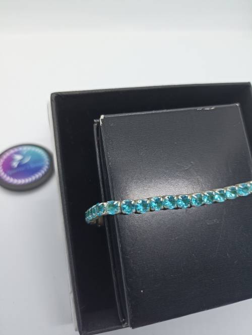 Bracelets X 3 : Turquoise (Aqua) Stones with elastic