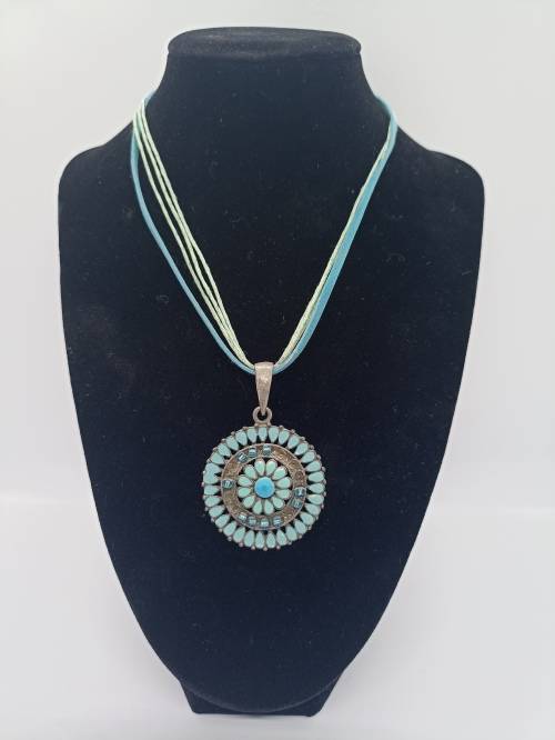 Necklace : Turquoise (Aqua) Round Pendant