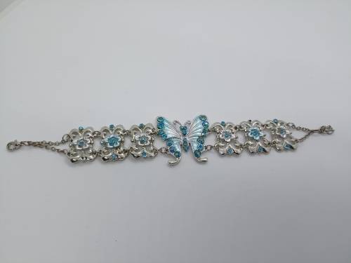 Bracelet : Vintage : Silver Plated and Turquoise Stones Butterfly Centre Piece