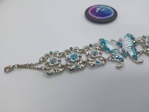 Bracelet : Vintage : Silver Plated and Turquoise Stones Butterfly Centre Piece