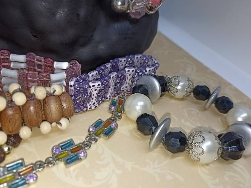 Bracelets : Lot of 9 bracelets and 2 rings