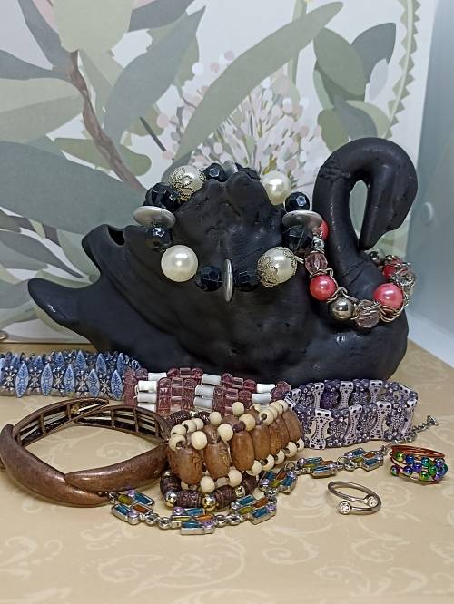 Bracelets : Lot of 9 bracelets and 2 rings