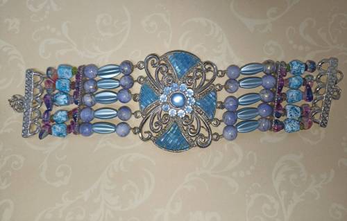 NEVER USED : VINTAGE Bracelet : Blue Beads and Stones (Unique)