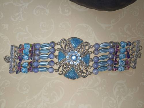 NEVER USED : VINTAGE Bracelet : Blue Beads and Stones (Unique)