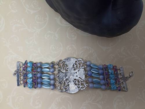 NEVER USED : VINTAGE Bracelet : Blue Beads and Stones (Unique)