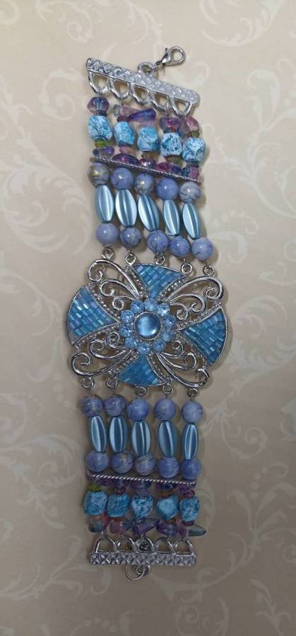 NEVER USED : VINTAGE Bracelet : Blue Beads and Stones (Unique)