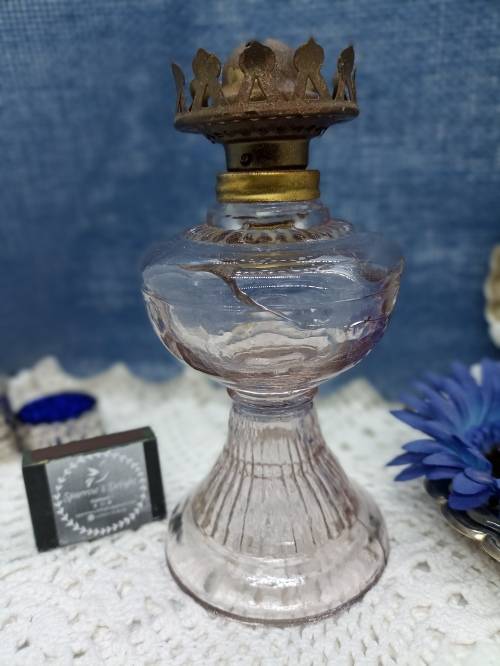 VINTAGE : Paraffin Oil Lamp nr 1