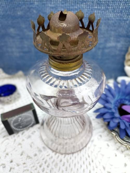 VINTAGE : Paraffin Oil Lamp nr 1