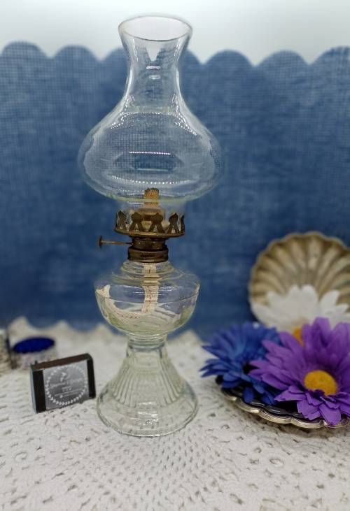 VINTAGE : Paraffin Oil Lamp nr 3