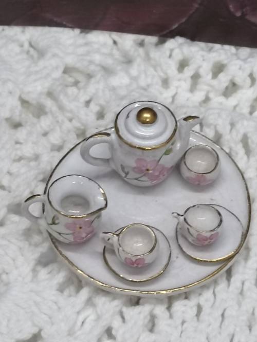 DOLL HOUSE : Highly Detailed Miniature Tea Set (nr 1)