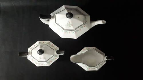 Five Roses Tea Set