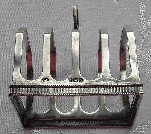 Art Deco Hallmarked Silver Toast Rack - 77.2grams