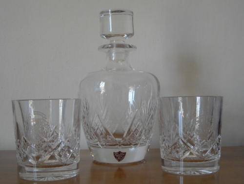HAND CUT SOMERSET CRYSTAL DECANTER AND 4 WHISKY GLASSES