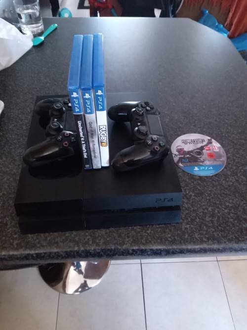 Playstation 4 console bundle