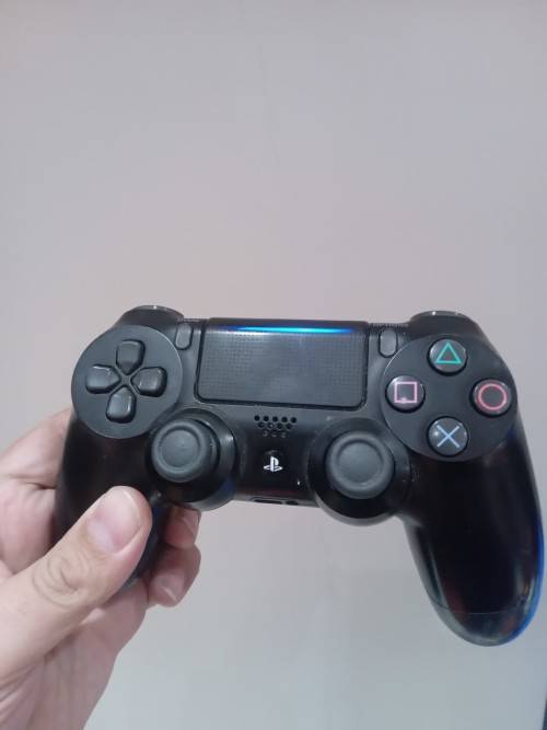 PS4 CONSOLE BUNDLE