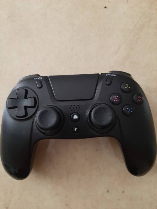 PLAYSTATION 4 CONSOLE
