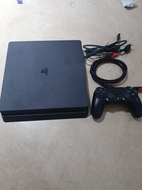 PS4 CONSOLE 500GIG