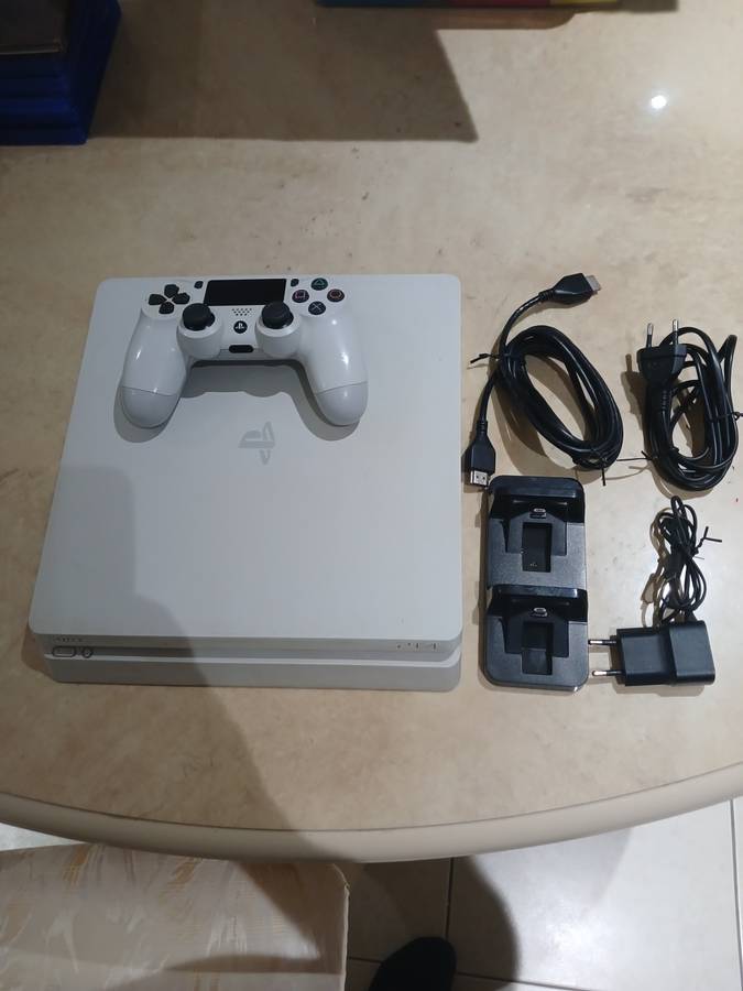 Playstation 4 console bundle