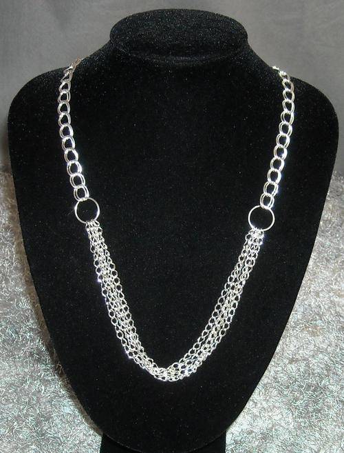DE LUXE SILVER-PLATED CHAIN NECKLACE