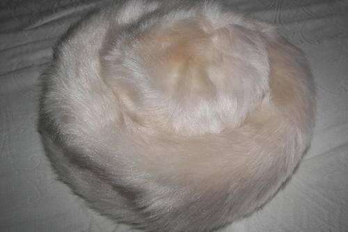 VINTAGE FAUX FUR WINTER HAT(MINT CONDITION)