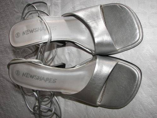 DESIGNER HIGH HEEL SILVER SANDALS FROM LONDON SIZE 5-1/2(MINT CONDITION)