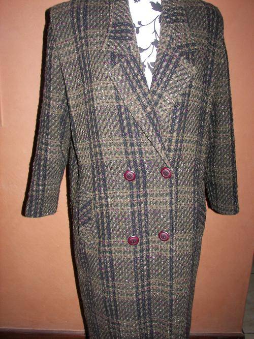 PURE WOOL TWEEDY LOOK- EUROPEAN LABEL" SEGAL" LINED WINTER COAT SIZE 36