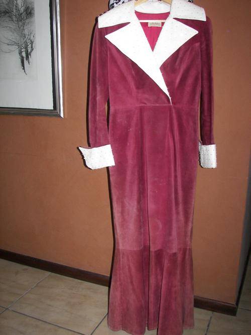 VINTAGE GENUINE LEATHER MAROON AND WHITE SEQUINED LONG FORMAL LINED DRESS SIZE 36