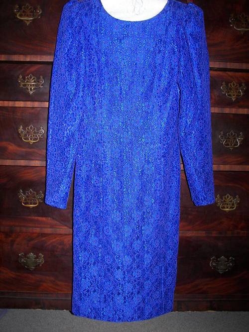 VINTAGE LACE LINED DRESS SIZE 32-34