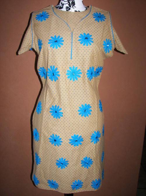 VINTAGE BEIGE/BLUE FLORAL/POLKA DOT EMBOSSED EMBROIDERED SHORT DRESS WITH SEQUIN DETAIL(AS NEW)