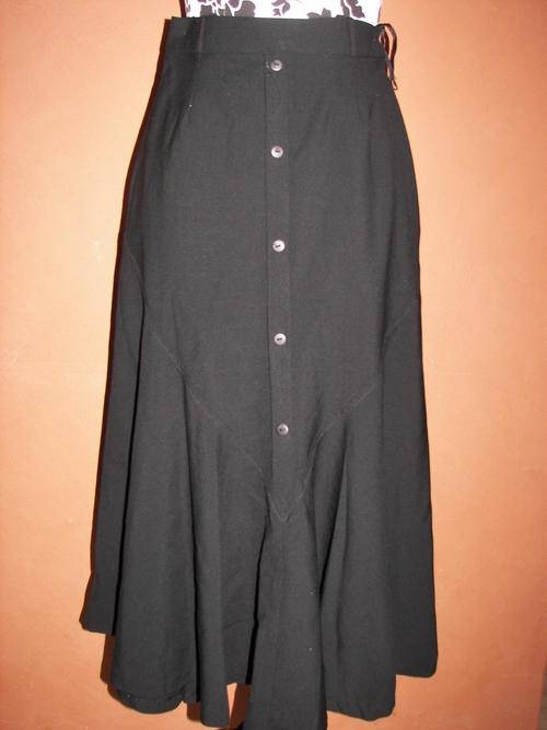 VINTAGE PURE WOOL BLACK SKIRT SIZE 32