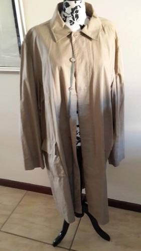 MENS LONG TRENCHCOAT "URBAN "SIZE XL(mint condition)