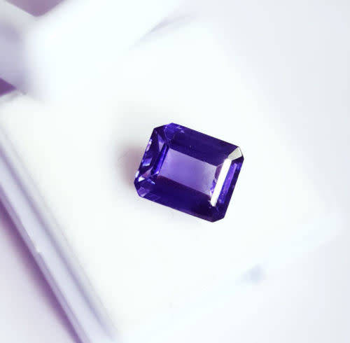 EXCELLENT PIECE, (4.370 CT) NATURAL CERTIFIED,EMERALD CUT,HEAT TREATED,BLUE TANZANITE