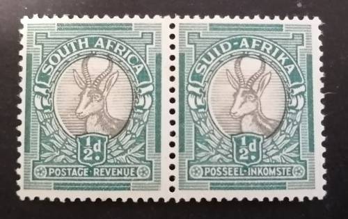 69) South African Pair 1/2d Springbucks MNH